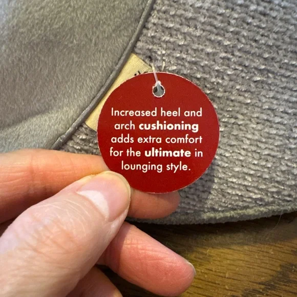 New with tags, women’s Dearfoams slippers, size XL (11-12), color is slate - Picture 5 of 14